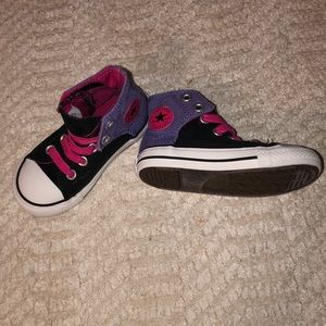 Toddler girls converse in size 6
